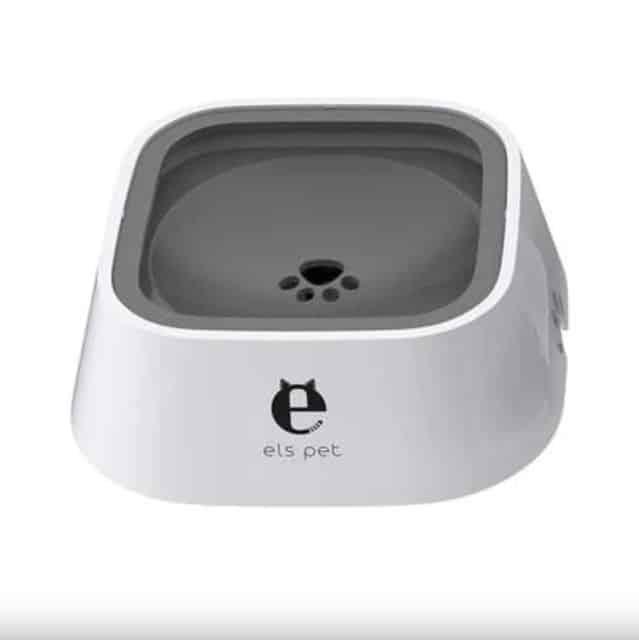 קערת השתייה המהפכנית של ELS PET עכשיו במרקט של יוגב! מנגנון מצוף למניעת התזה ושפיכת מים, תחתית נגד החלקה ועיצוב נקי. הפתרון המושלם לבית יבש ונקי.